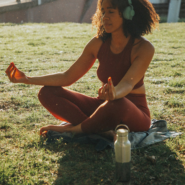 12oz-rise-reflect-with-bamboo-cap-l0 16oz_rise_reflect_yoga_park_headphones_square.jpg