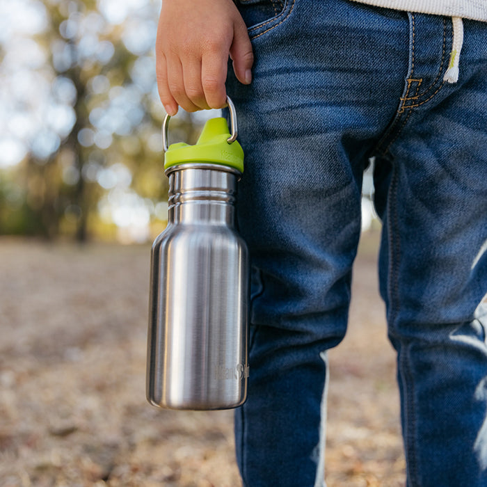 classic-kid-sippy-cap-o8 K12CNSIPPY-BS-kids_sippy_bottle_carry_lifestyle_f9e24b84-a0ae-465d-aad5-3c60c5592b7d.jpg
