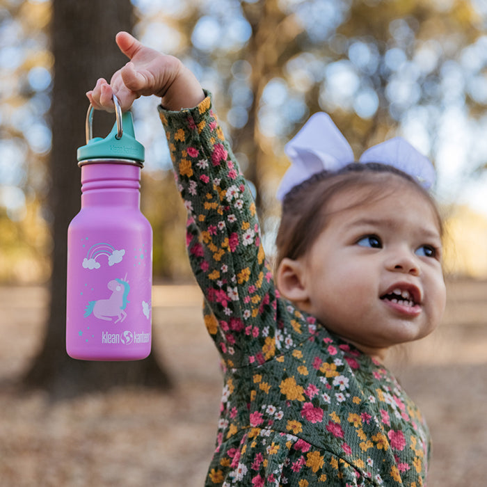 classic-kid-sippy-cap-o8 K12CNSIPPY-UN-kids_bottle_unicorn_lifestyle.jpg