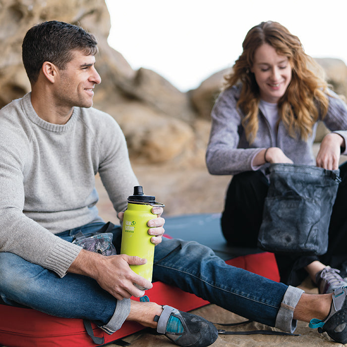 tkwide-chug-cap-r1 K32TKWSSL-JP-chug_cap_bouldering_lifestyle.jpg