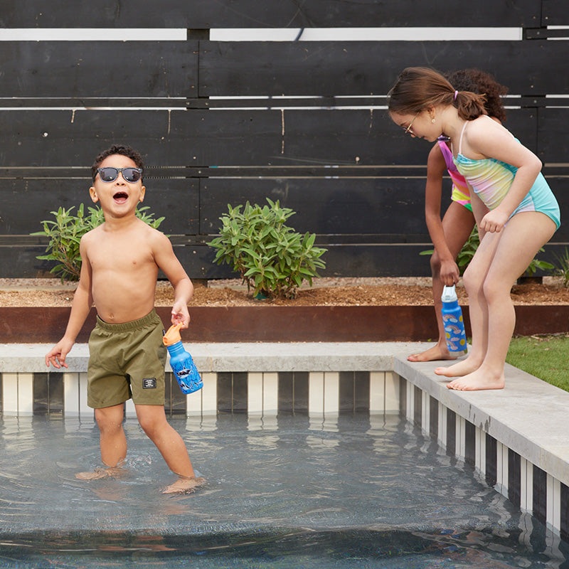 12oz-kid-s-classic-with-flip-seal-sport-cap-l9 kid_sport_flip_seal_12oz_boy_pool_square.jpg