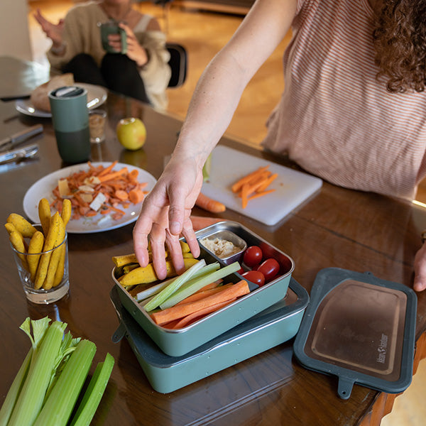 55oz-rise-food-box-big-meal-o3 rise_food_lunch_box_big_meal_veggie_dividers_square.jpg