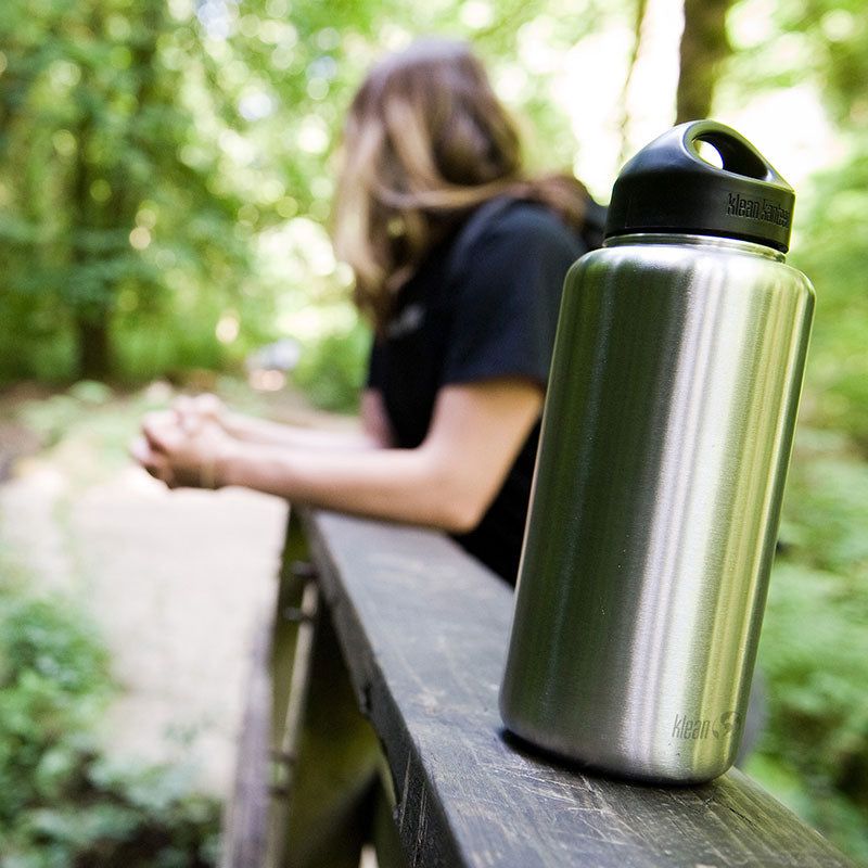 40oz-wide-with-loop-cap-u8 wide_40oz_bottle_bridge_closeup_square.jpg